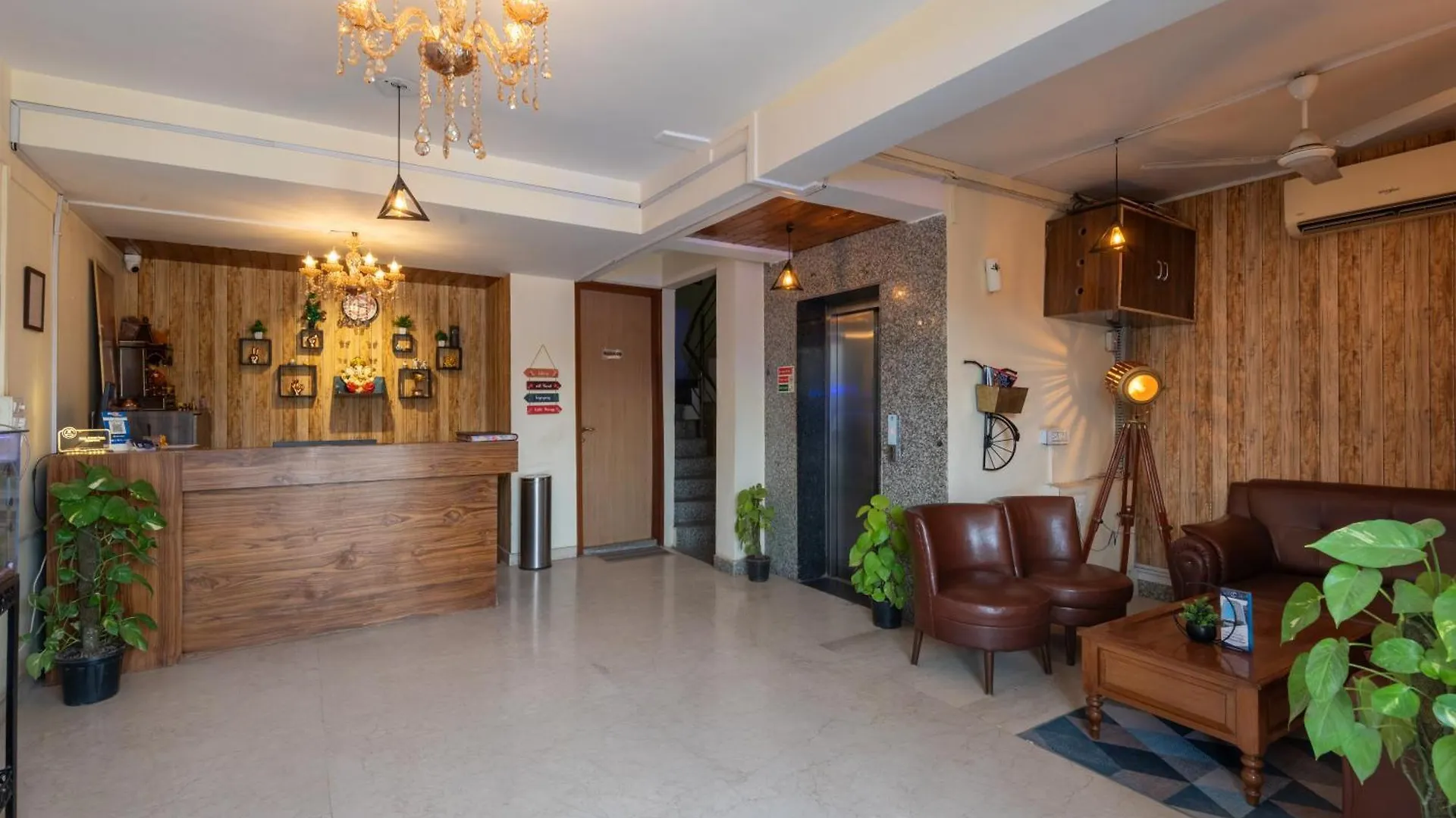 Oyster Pearl I Near Medanta Hospital I Sec-39 I Gurgaon Hotel