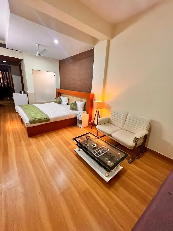 Hotel Oyster Pearl I Near Medanta Hospital I Sec-39 I Gurgáon