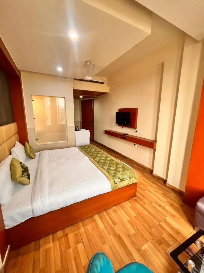 Hotel Oyster Pearl I Near Medanta Hospital I Sec-39 I Gurgáon