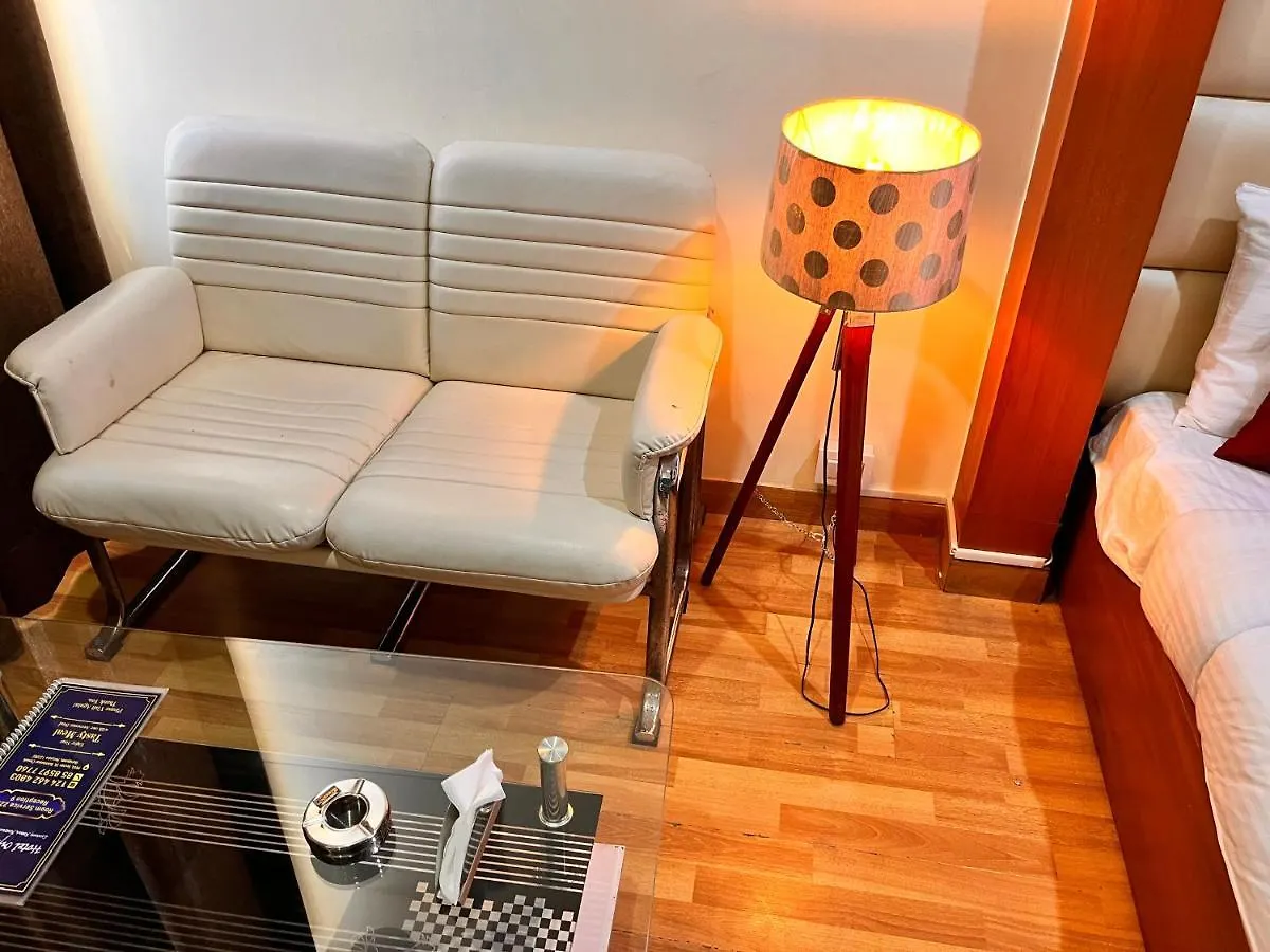 Hotel Oyster Pearl I Near Medanta Hospital I Sec-39 I Gurgáon
