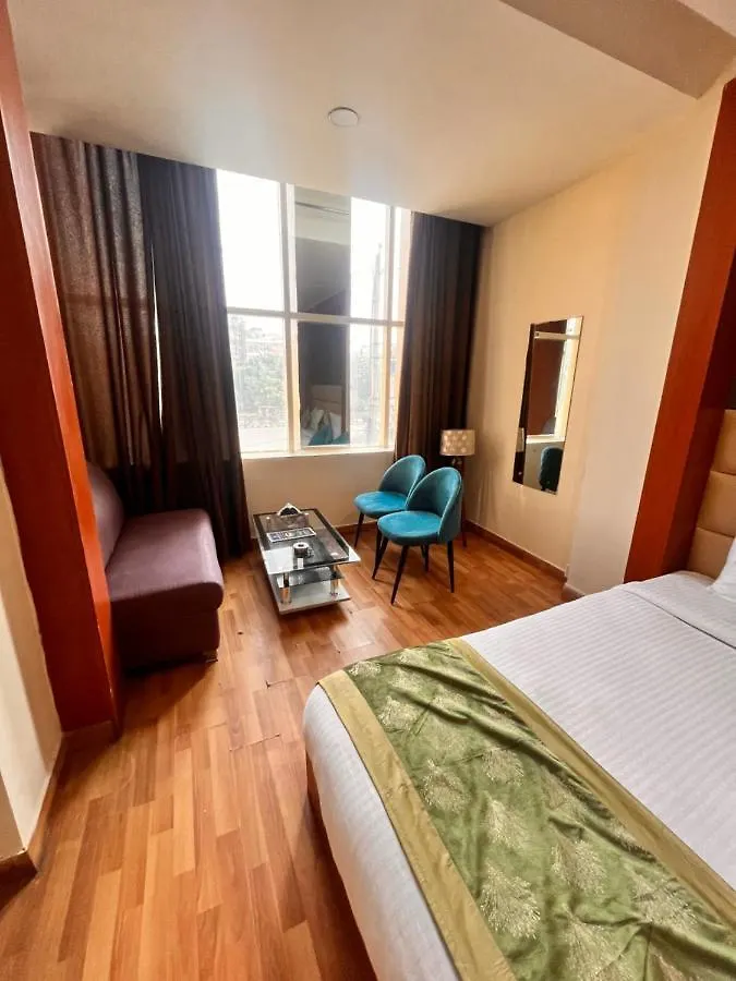 Hotel Oyster Pearl I Near Medanta Hospital I Sec-39 I Gurgáon Indie
