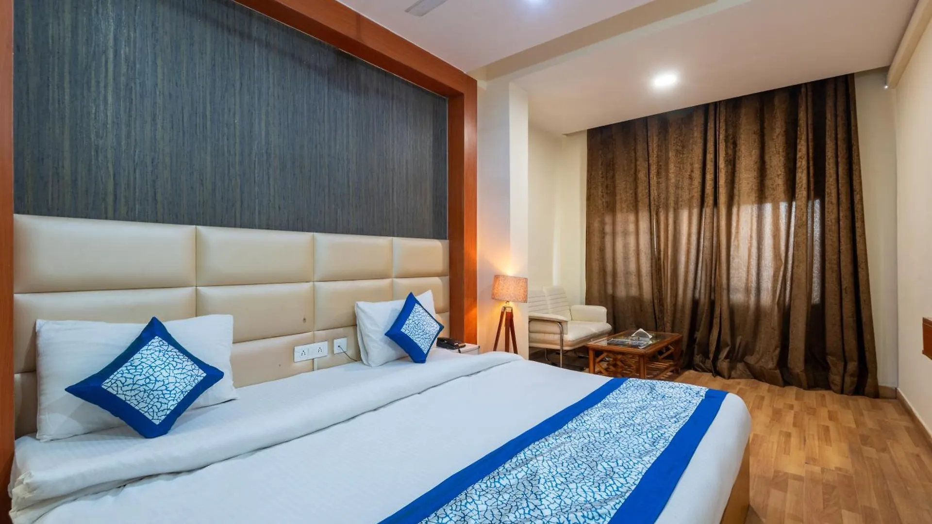 ***  Hotel Oyster Pearl I Near Medanta Hospital I Sec-39 I Gurgáon Indie