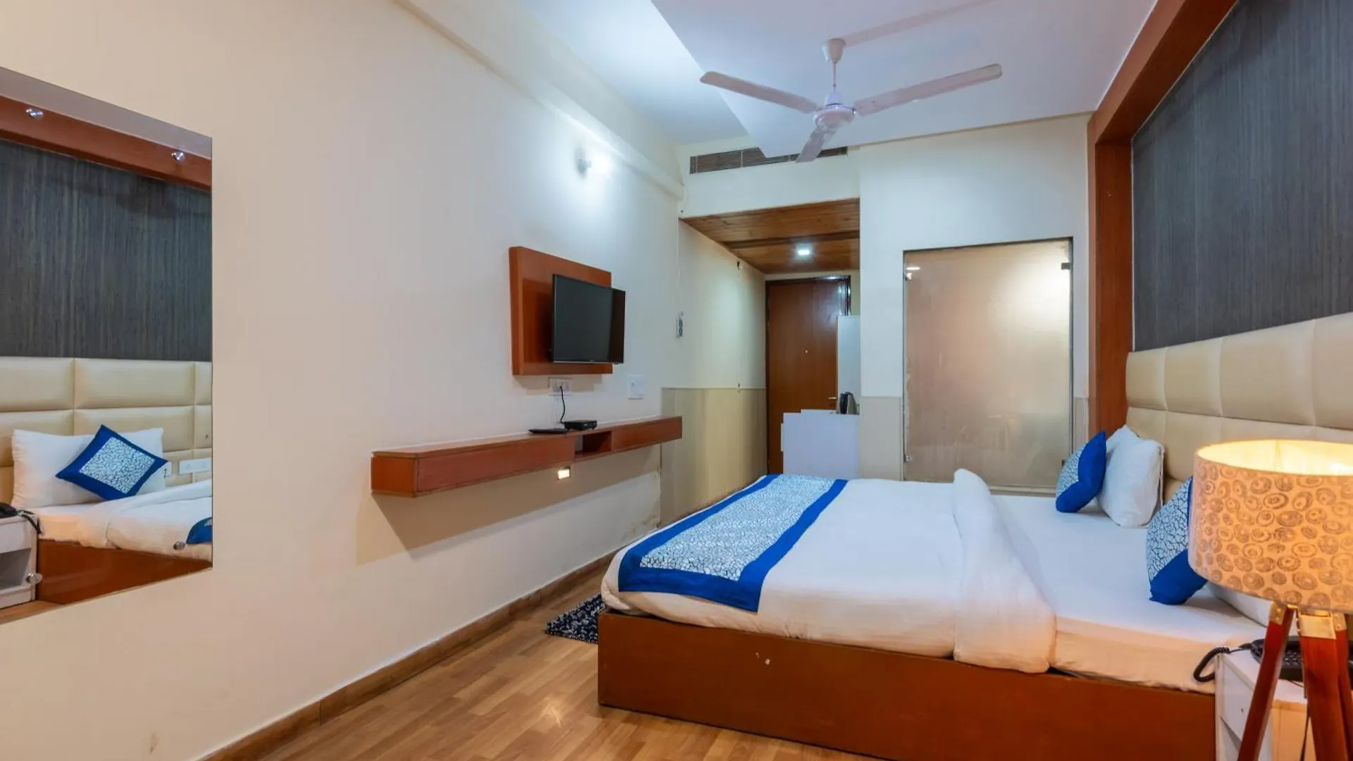 Hotel Oyster Pearl I Near Medanta Hospital I Sec-39 I Gurgáon