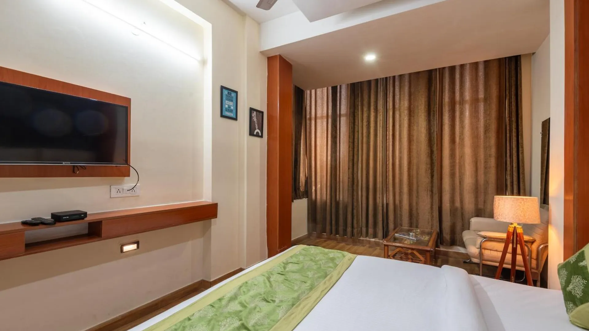 Hotel Oyster Pearl I Near Medanta Hospital I Sec-39 I Gurgáon Indie