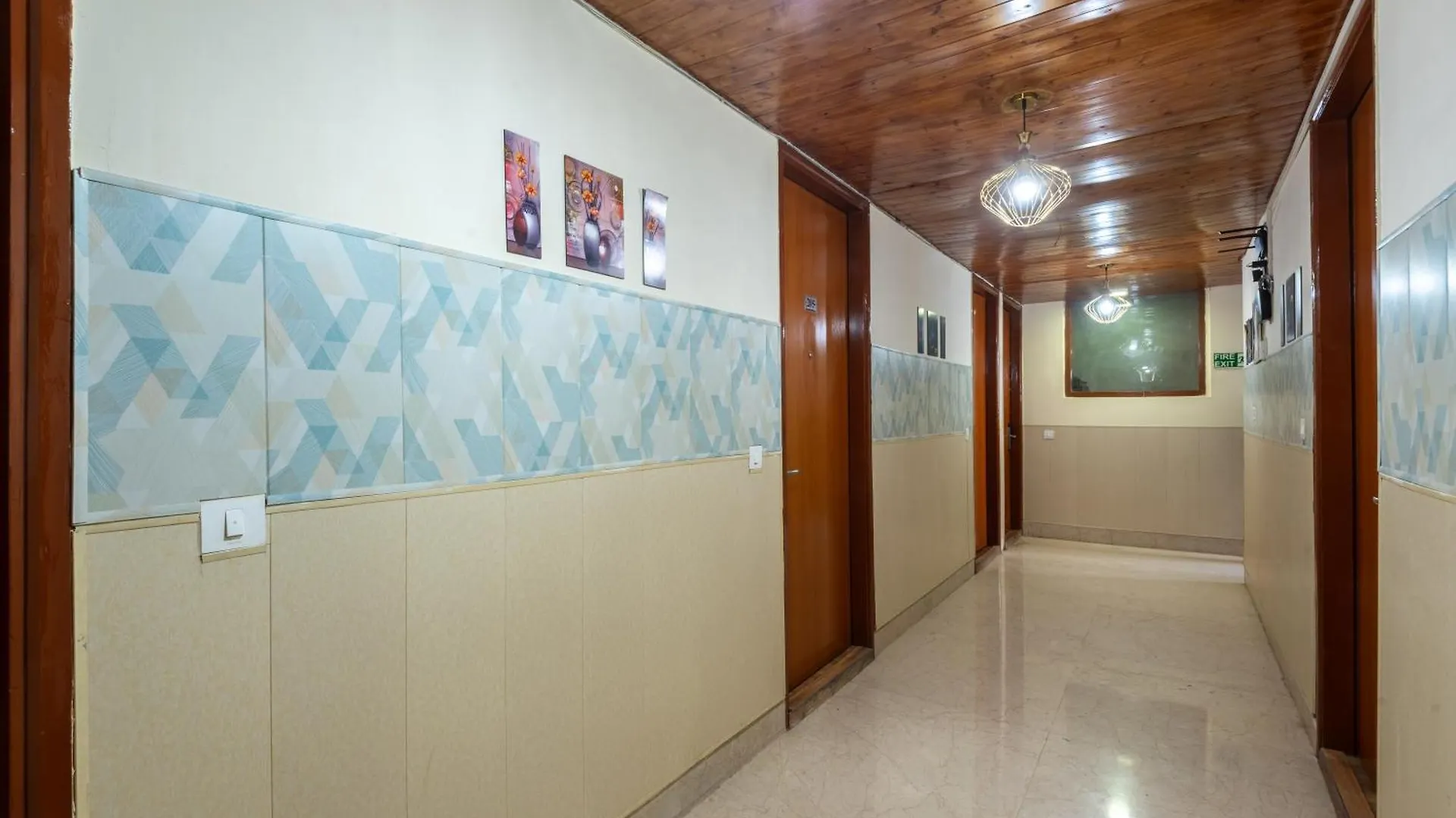 Hotel Oyster Pearl I Near Medanta Hospital I Sec-39 I Gurgáon 3*,
